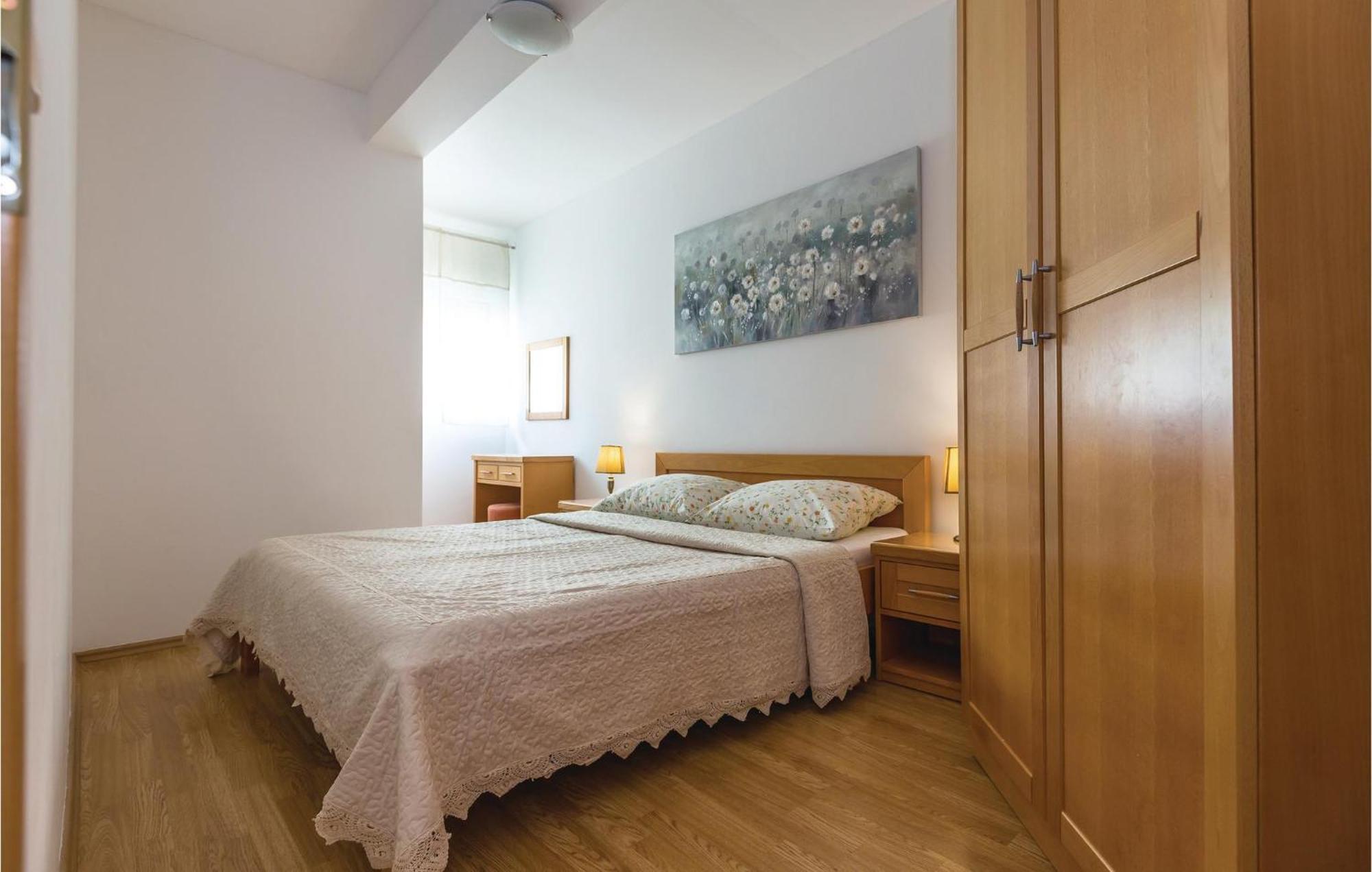 Stunning Apartment In Makarska With Wifi Ngoại thất bức ảnh