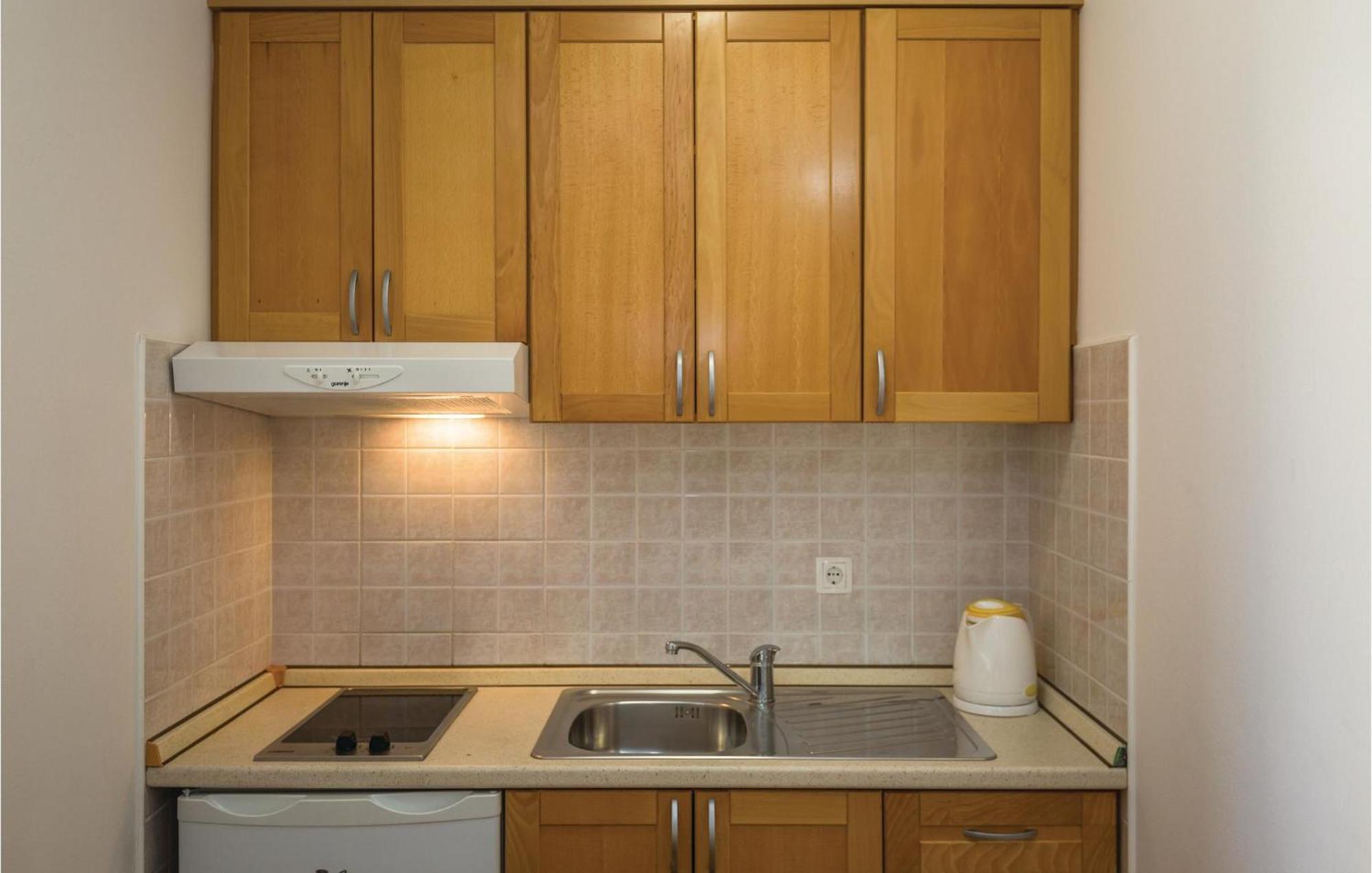 Stunning Apartment In Makarska With Wifi Ngoại thất bức ảnh