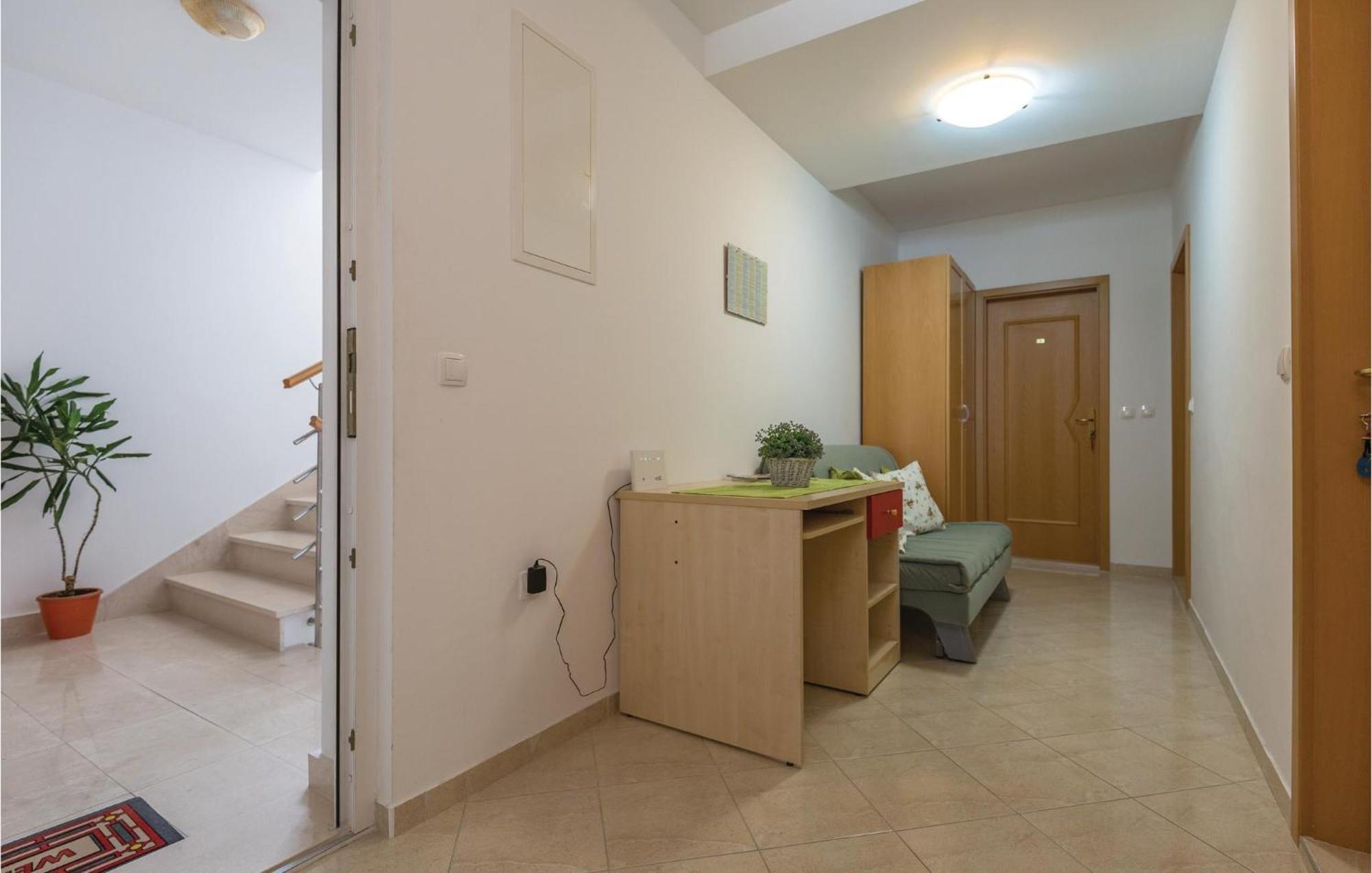 Stunning Apartment In Makarska With Wifi Ngoại thất bức ảnh